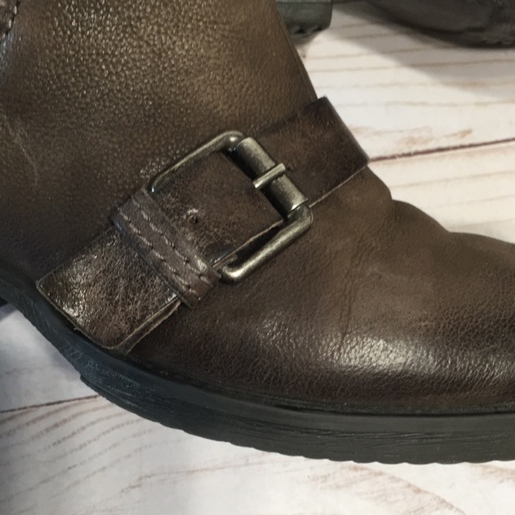 Brown leather boot - Picture 10 of 14